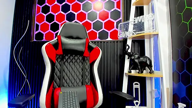 Tayzon Foxxx online show from 23, 3, 2026