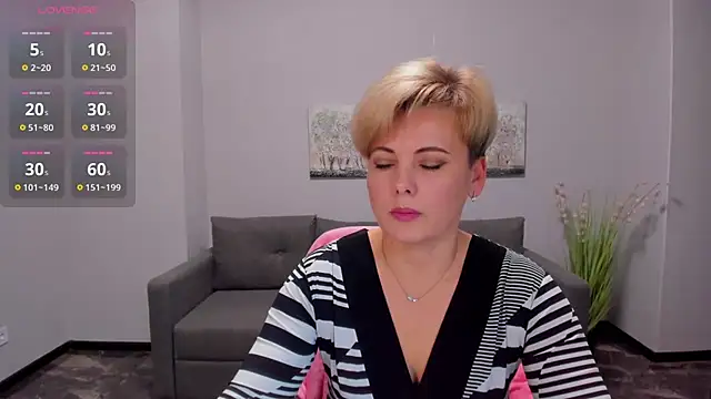 Snapshot of Julia_Wilsone chatting on 11, 12, 2024 Julia Wilsone online show from 11, 12, 2024