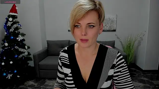 Snapshot of Julia_Wilsone chatting on 29, 12, 2024 Julia Wilsone online show from 29, 12, 2024