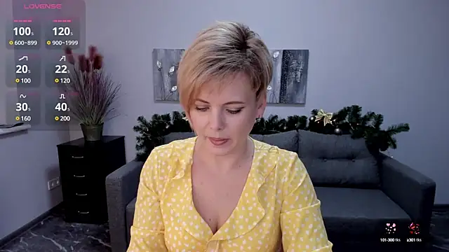 Snapshot of Julia_Wilsone chatting on 2, 1, 2025 Julia Wilsone online show from 2, 1, 2025