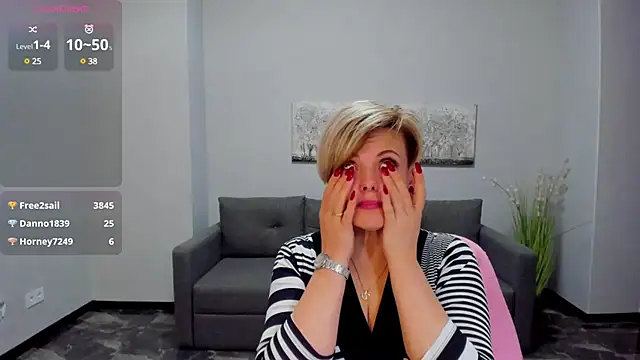 Snapshot of Julia_Wilsone chatting on 5, 3, 2025 Julia Wilsone online show from 5, 3, 2025