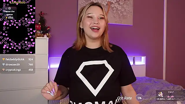 Snapshot of KarenBlair chatting on 18, 12, 2024 KarenBlair online show from 18, 12, 2024