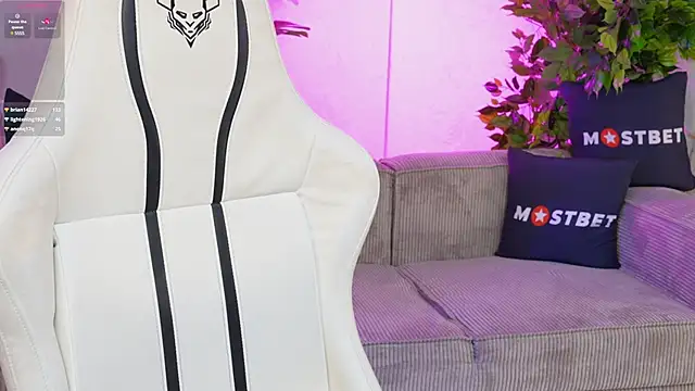 Snapshot of Britney054 chatting on 22, 12, 2024 Britney054 online show from 22, 12, 2024