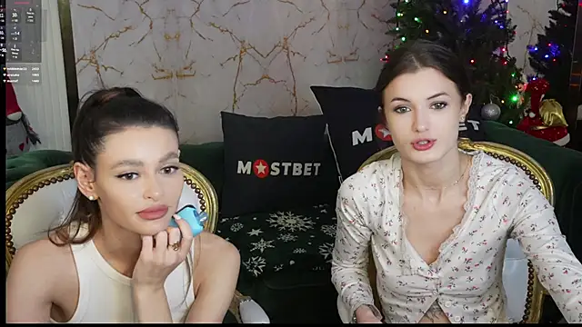 Snapshot of Britney054 chatting on 9, 1, 2025 Britney054 online show from 9, 1, 2025