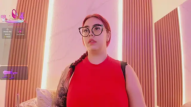 juicy led  online show from 25, 2, 2025