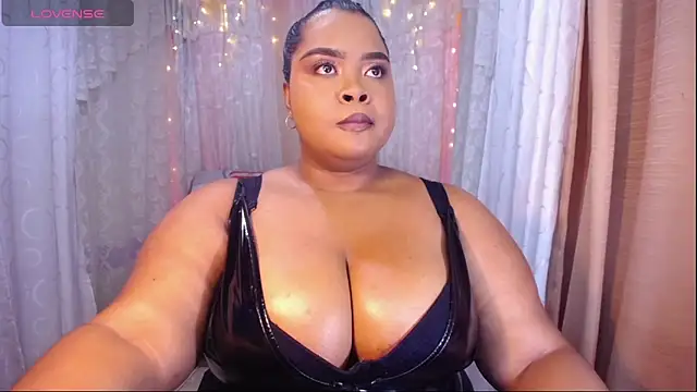 Snapshot of Ana_off_alana chatting on 8, 10, 2025 Ana off alana online show from 8, 10, 2025