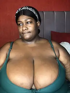 Snapshot of bustytitsxxx chatting on 6, 12, 2024 bustytitsxxx online show from 6, 12, 2024