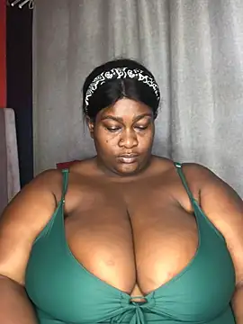 Snapshot of bustytitsxxx chatting on 9, 12, 2024 bustytitsxxx online show from 9, 12, 2024