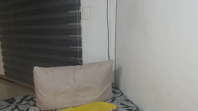 Snapshot of bustytitsxxx chatting on 17, 3, 2025 bustytitsxxx online show from 17, 3, 2025