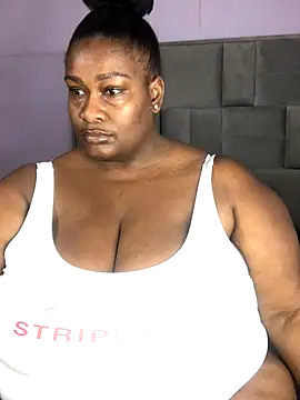 Snapshot of bustytitsxxx chatting on 20, 10, 2025 bustytitsxxx online show from 20, 10, 2025