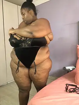 Snapshot of bustytitsxxx chatting on 29, 10, 2025 bustytitsxxx online show from 29, 10, 2025