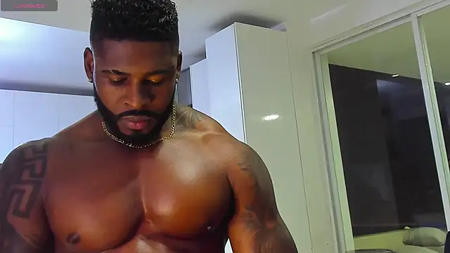 Snapshot of Makonneen chatting on 16, 12, 2024 Makonneen online show from 16, 12, 2024