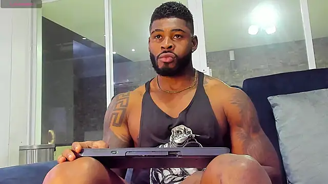 Snapshot of Makonneen chatting on 19, 12, 2024 Makonneen online show from 19, 12, 2024