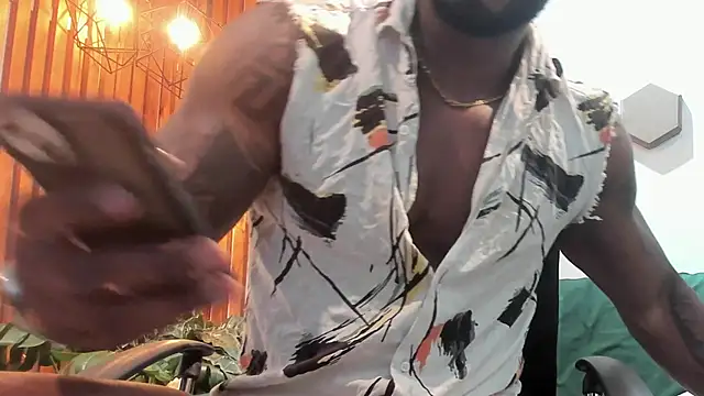 Snapshot of Makonneen chatting on 17, 1, 2025 Makonneen online show from 17, 1, 2025