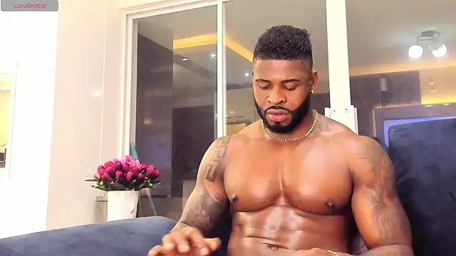 Snapshot of Makonneen chatting on 11, 3, 2025 Makonneen online show from 11, 3, 2025