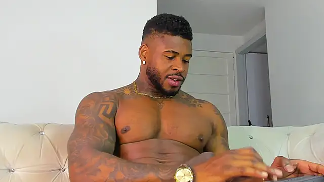 Snapshot of Makonneen chatting on 22, 10, 2025 Makonneen online show from 22, 10, 2025