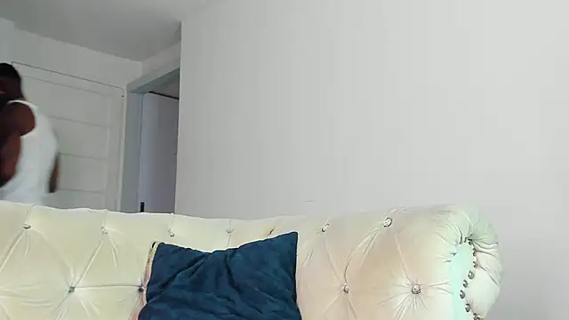 Snapshot of Makonneen chatting on 25, 11, 2025 Makonneen online show from 25, 11, 2025