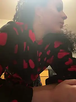 thatonelightskinn online show from 24, 1, 2025