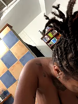 Goddess Nafeesha online show from 22, 12, 2025