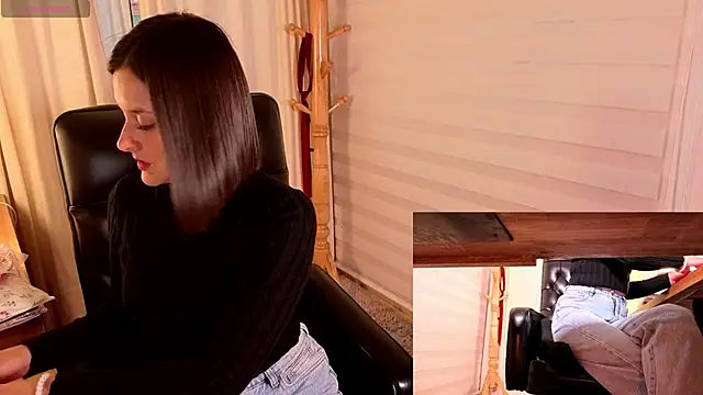 Alice milf  online show from 10, 11, 2025