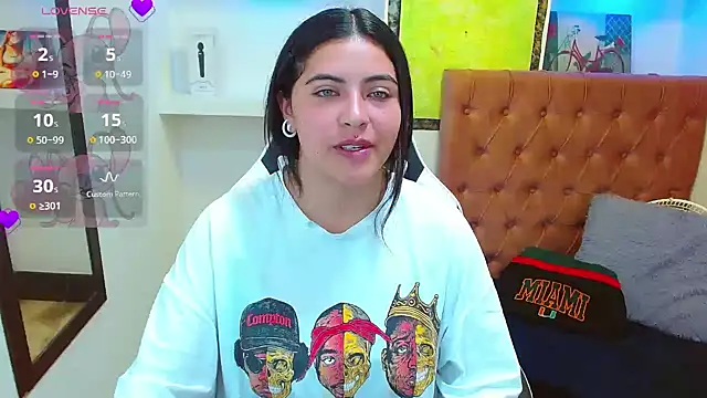 Snapshot of _luna_torres chatting on 2, 12, 2025 luna torres online show from 2, 12, 2025