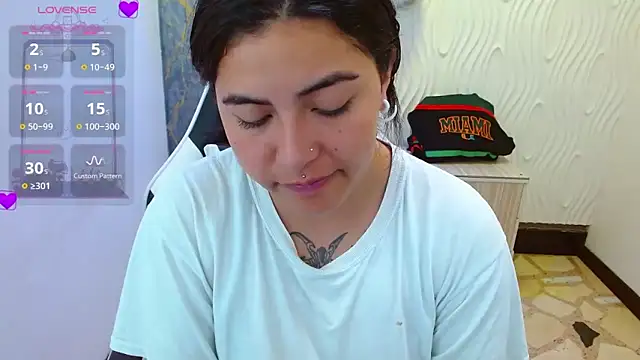 Snapshot of _luna_torres chatting on 3, 12, 2025 luna torres online show from 3, 12, 2025