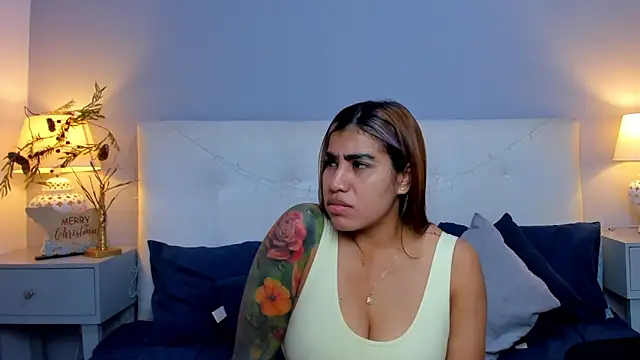 Snapshot of SaraaJhonsonn chatting on 22, 11, 2025 SaraaJhonsonn online show from 22, 11, 2025