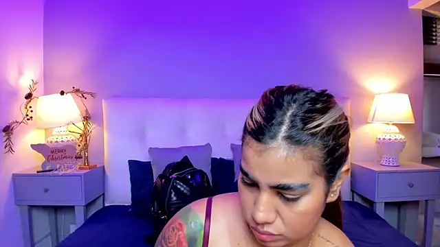 Snapshot of SaraaJhonsonn chatting on 15, 12, 2025 SaraaJhonsonn online show from 15, 12, 2025