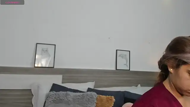 SaraaJhonsonn online show from 27, 4, 2026