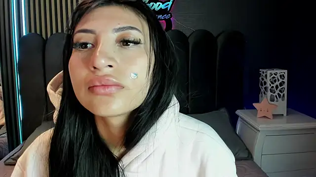 Nicolette ks  online show from 28, 5, 2026