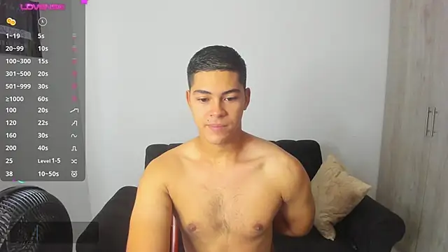 Snapshot of Iamdylan777 chatting on 11, 12, 2024 Iamdylan777 online show from 11, 12, 2024
