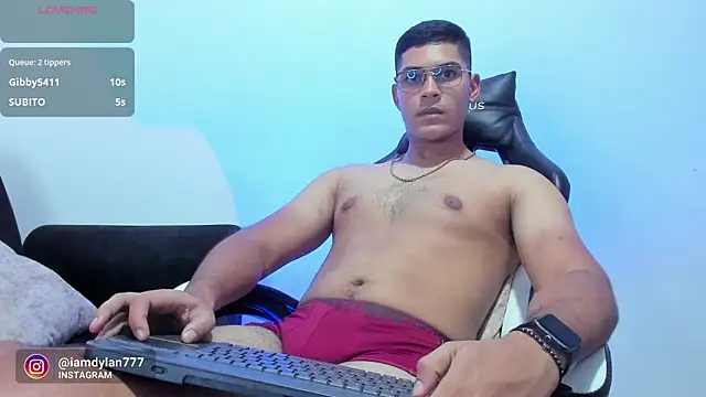 Snapshot of Iamdylan777 chatting on 2, 2, 2025 Iamdylan777 online show from 2, 2, 2025