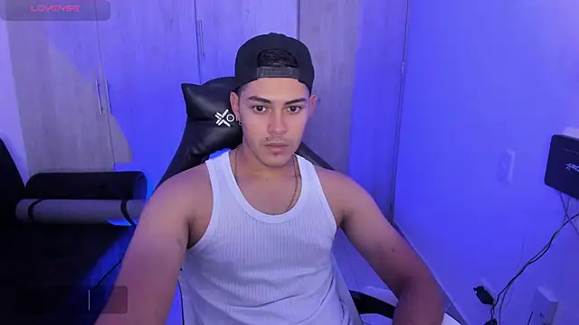 Snapshot of Iamdylan777 chatting on 17, 2, 2025 Iamdylan777 online show from 17, 2, 2025