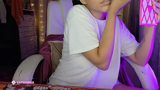 Snapshot of AllisonCatUwU chatting on 1, 11, 2025 AllisonCatUwU online show from 1, 11, 2025