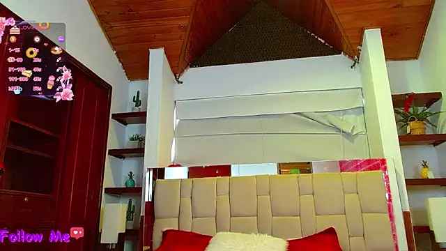 scarlleth  online show from 3, 3, 2025