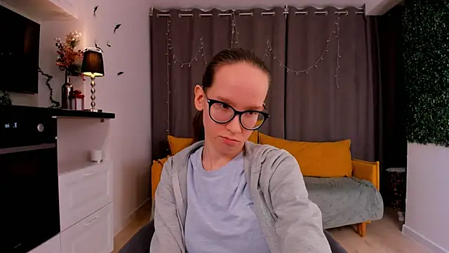 Snapshot of BettyBrowni chatting on 8, 2, 2025 BettyBrowni online show from 8, 2, 2025