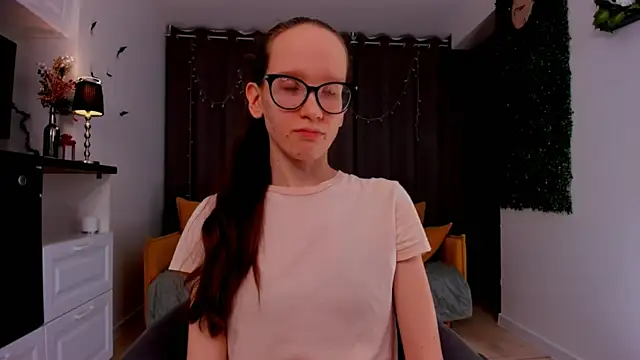 Snapshot of BettyBrowni chatting on 14, 2, 2025 BettyBrowni online show from 14, 2, 2025