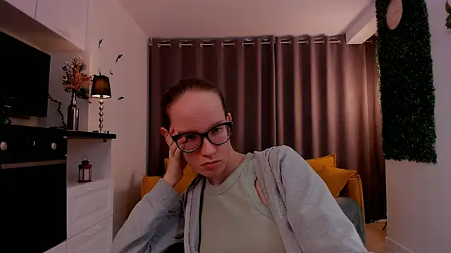 Snapshot of BettyBrowni chatting on 2, 3, 2025 BettyBrowni online show from 2, 3, 2025