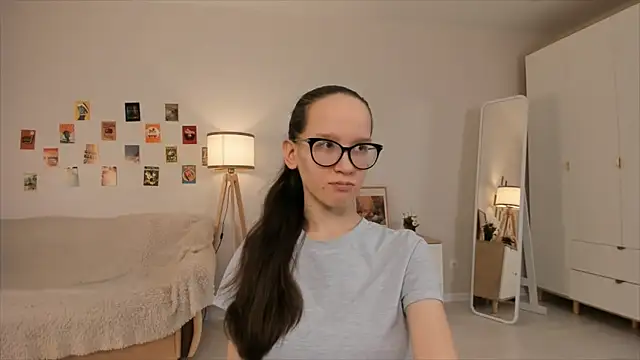 Snapshot of BettyBrowni chatting on 12, 3, 2025 BettyBrowni online show from 12, 3, 2025