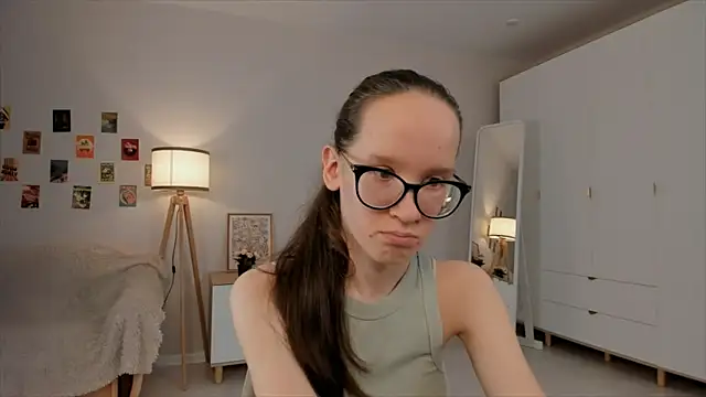 Snapshot of BettyBrowni chatting on 17, 3, 2025 BettyBrowni online show from 17, 3, 2025