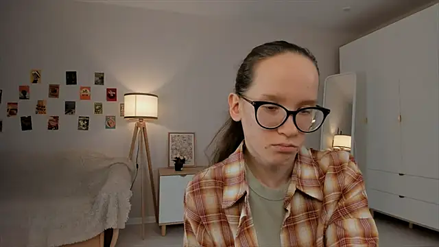 Snapshot of BettyBrowni chatting on 17, 3, 2025 BettyBrowni online show from 17, 3, 2025