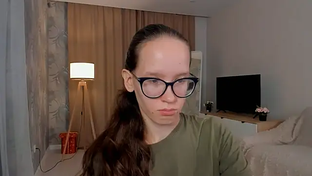 Snapshot of BettyBrowni chatting on 9, 9, 2025 BettyBrowni online show from 9, 9, 2025