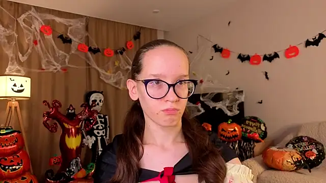 Snapshot of BettyBrowni chatting on 1, 11, 2025 BettyBrowni online show from 1, 11, 2025