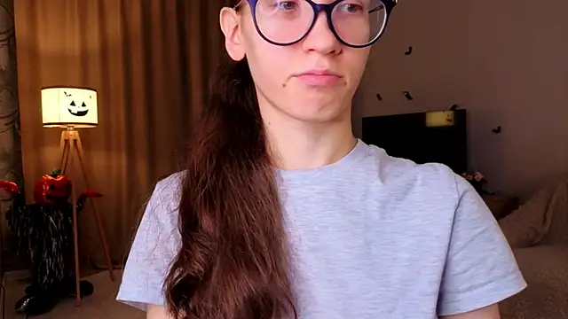 Snapshot of BettyBrowni chatting on 8, 11, 2025 BettyBrowni online show from 8, 11, 2025