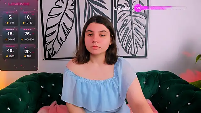 Snapshot of Viola__Shy chatting on 30, 1, 2025 Viola Shy online show from 30, 1, 2025