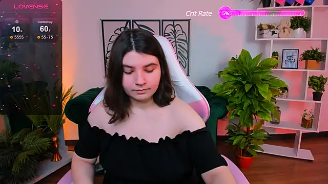 Snapshot of Viola__Shy chatting on 1, 2, 2025 Viola Shy online show from 1, 2, 2025