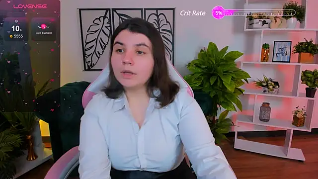 Snapshot of Viola__Shy chatting on 6, 2, 2025 Viola Shy online show from 6, 2, 2025