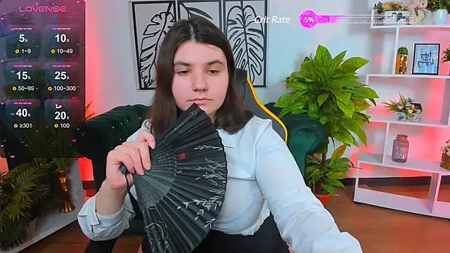 Snapshot of Viola__Shy chatting on 4, 3, 2025 Viola Shy online show from 4, 3, 2025