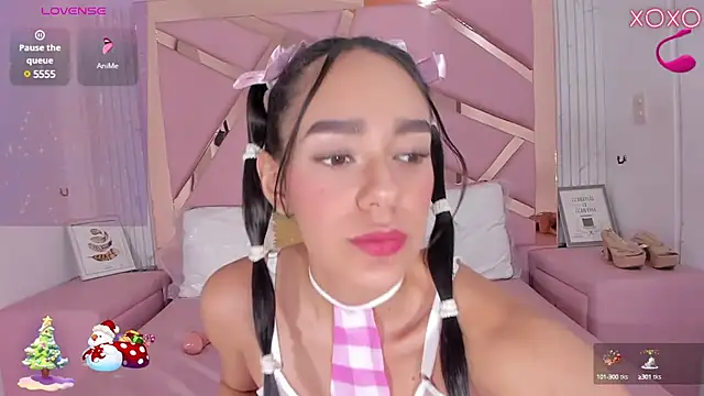 Snapshot of EmmyCruzZ chatting on 10, 12, 2024 EmmyCruzZ online show from 10, 12, 2024