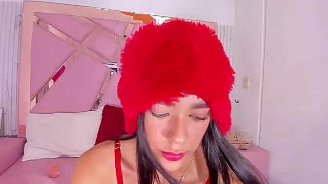 Snapshot of EmmyCruzZ chatting on 24, 12, 2024 EmmyCruzZ online show from 24, 12, 2024